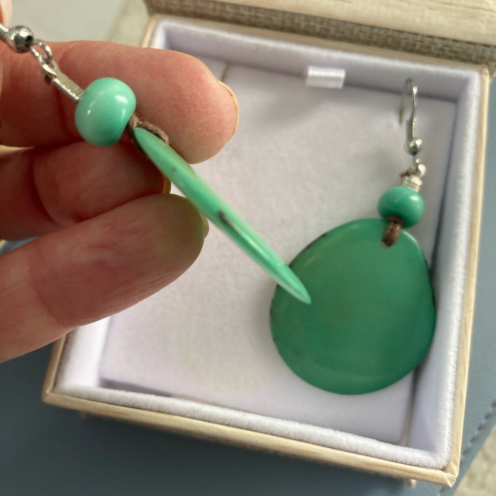 Green Shell Earrings - Picture 3 of 3